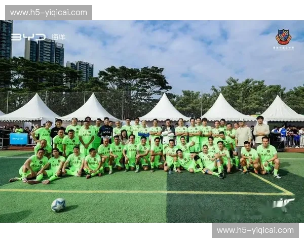 烽烟再起!上海海港与辽宁队的巅峰对决,谁能笑傲绿茵场? 烽烟再起!上海海港与辽宁队的巅峰对决,谁能笑傲绿茵场?